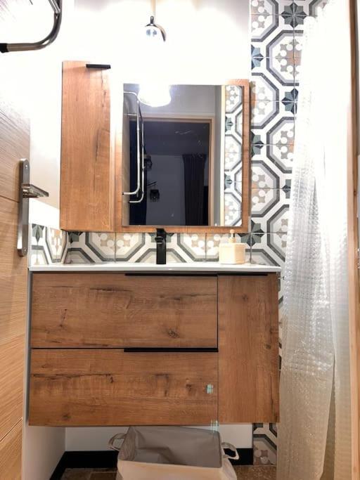 Loft Pied De Coline Au Calme Apartment Ginasservis Екстериор снимка